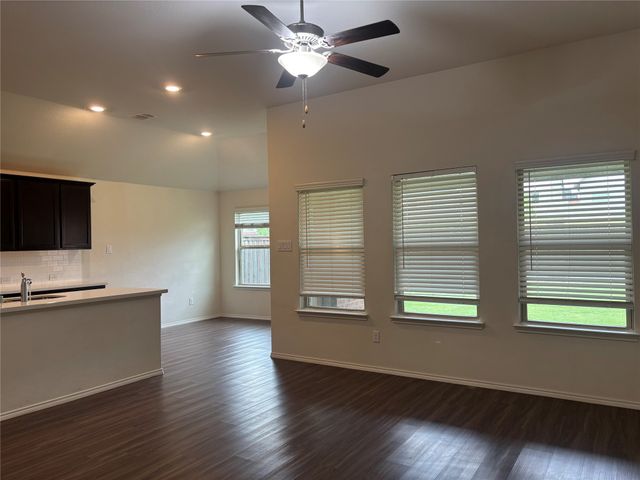 2065 Alamandine Avenue, Cross Roads, TX 76227
