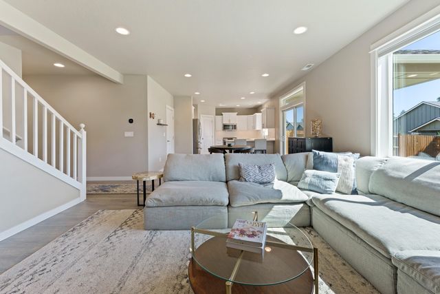 61364 SE Matthew Street, Bend, OR 97702