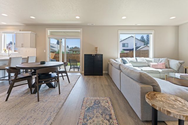 61364 SE Matthew Street, Bend, OR 97702