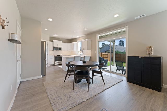 61364 SE Matthew Street, Bend, OR 97702