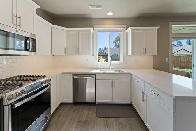 61364 SE Matthew Street, Bend, OR 97702