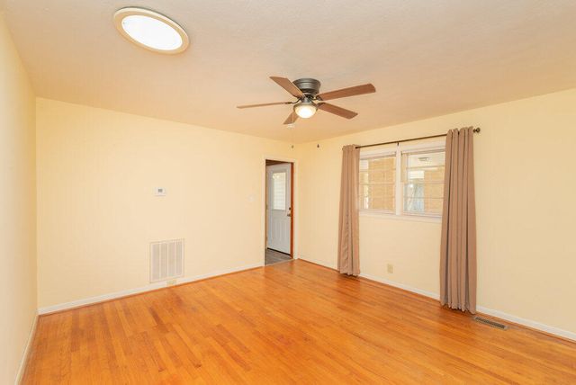 61 Bignon Street, Barnwell, SC 29812