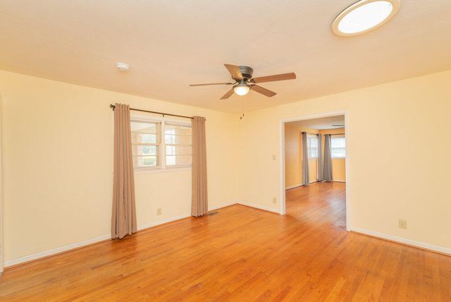 61 Bignon Street, Barnwell, SC 29812