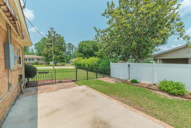 61 Bignon Street, Barnwell, SC 29812