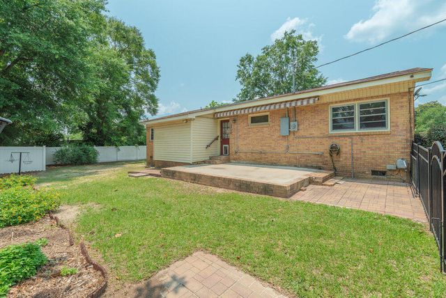 61 Bignon Street, Barnwell, SC 29812