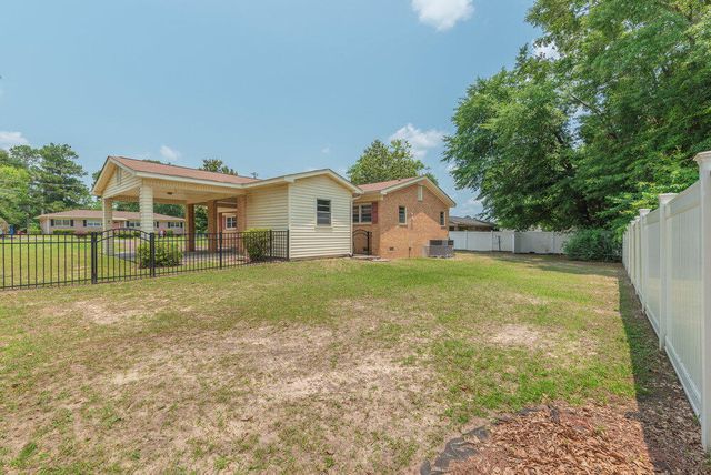 61 Bignon Street, Barnwell, SC 29812