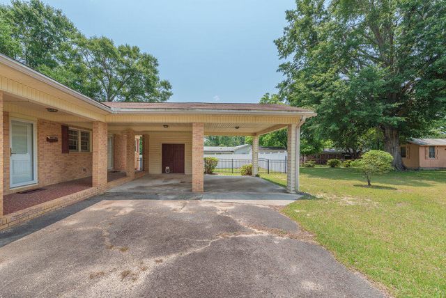 61 Bignon Street, Barnwell, SC 29812