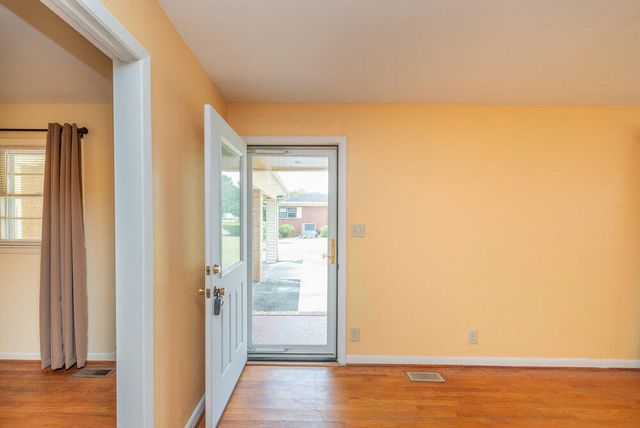 61 Bignon Street, Barnwell, SC 29812