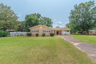 61 Bignon Street, Barnwell, SC 29812