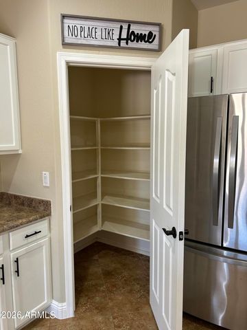 7024 S CLAIBORNE Avenue, Gilbert, AZ 85298