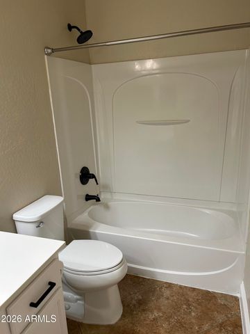 7024 S CLAIBORNE Avenue, Gilbert, AZ 85298