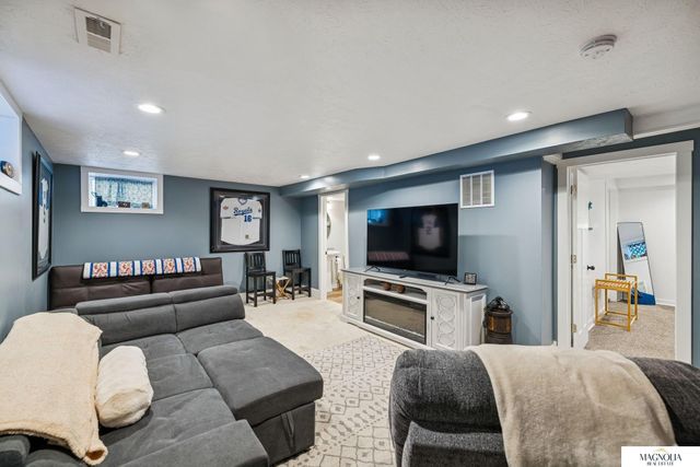 611 elmwood Avenue, Lincoln, NE 68510