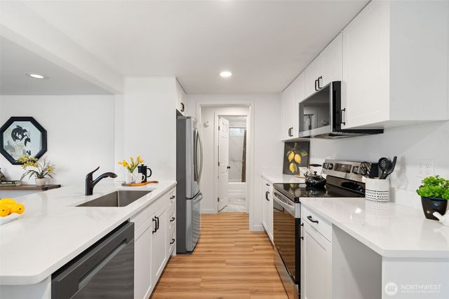 4110 W J Street, Bremerton, WA 98312