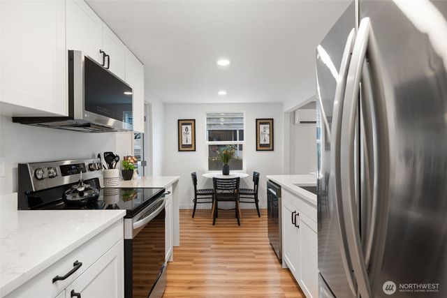 4110 W J Street, Bremerton, WA 98312