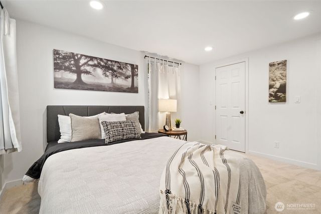 4110 W J Street, Bremerton, WA 98312