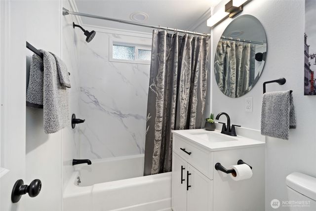 4110 W J Street, Bremerton, WA 98312