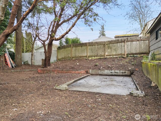 4110 W J Street, Bremerton, WA 98312