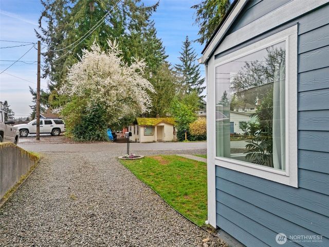 4110 W J Street, Bremerton, WA 98312