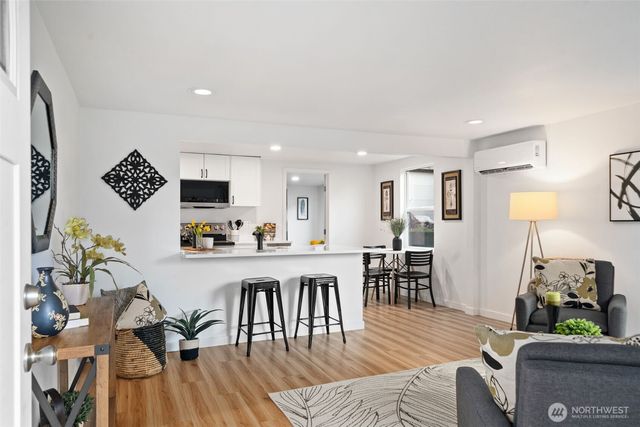 4110 W J Street, Bremerton, WA 98312