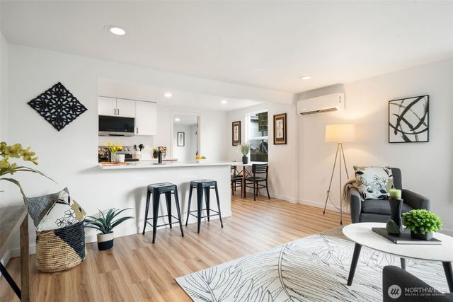 4110 W J Street, Bremerton, WA 98312