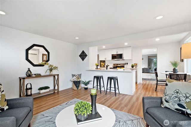 4110 W J Street, Bremerton, WA 98312