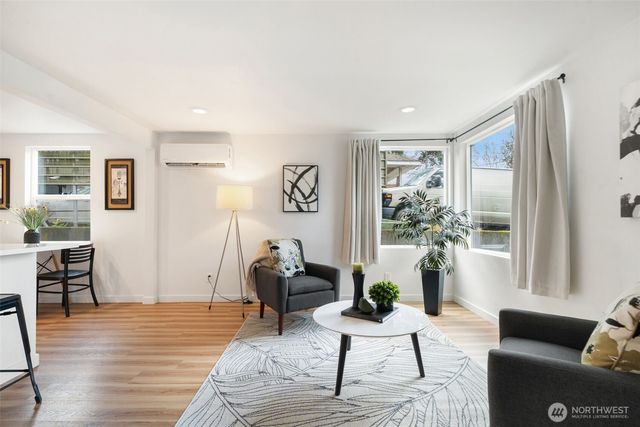 4110 W J Street, Bremerton, WA 98312