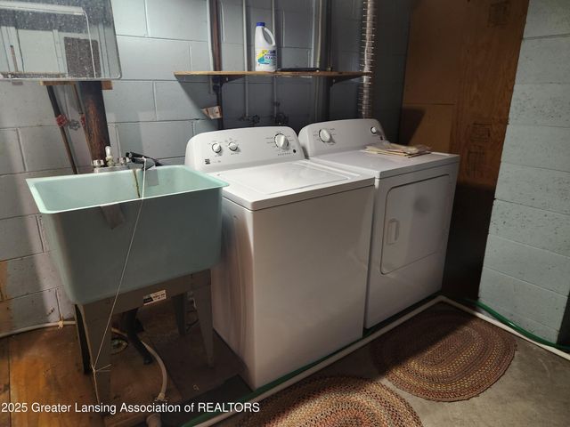 3316 W Willow Street, Lansing, MI 48917