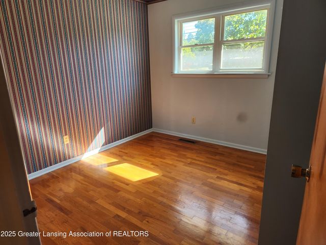 3316 W Willow Street, Lansing, MI 48917