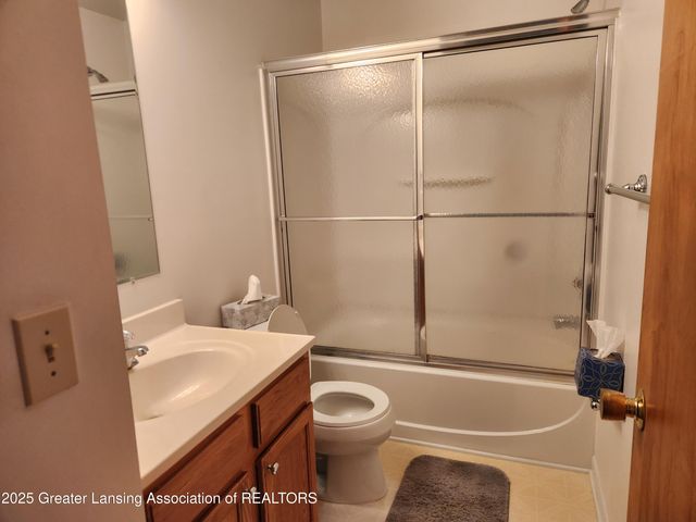 3316 W Willow Street, Lansing, MI 48917