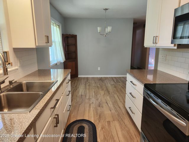 3316 W Willow Street, Lansing, MI 48917