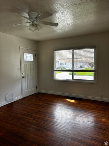 698 MAPLE ST, Ogden, UT 84403