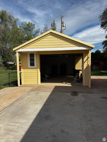 698 MAPLE ST, Ogden, UT 84403