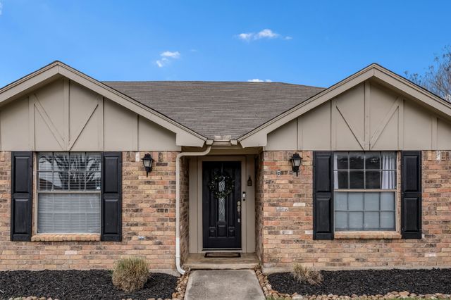 3125 Teakwood Drive, Bedford, TX 76021