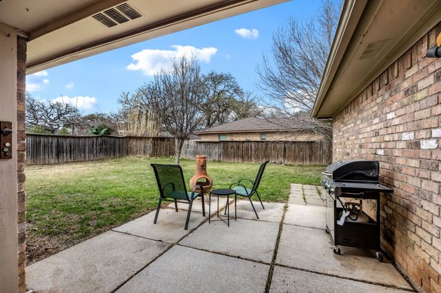 3125 Teakwood Drive, Bedford, TX 76021