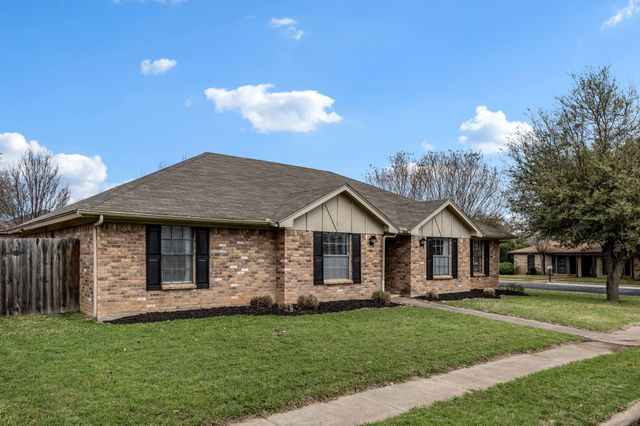 3125 Teakwood Drive, Bedford, TX 76021