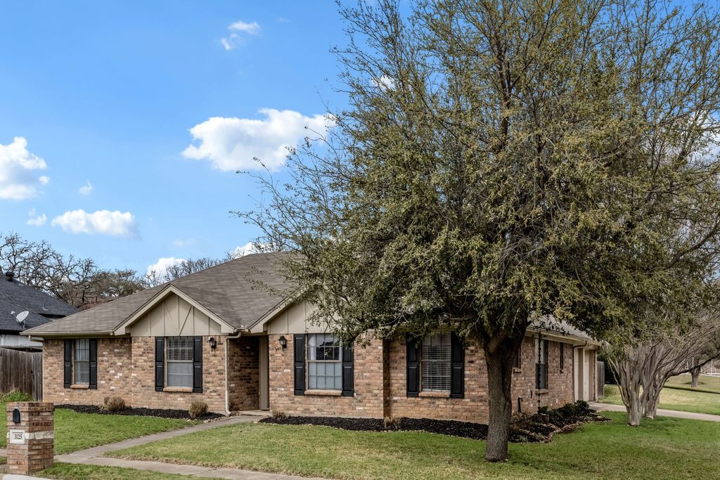3125 Teakwood Drive, Bedford, TX 76021