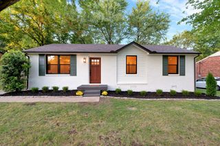 5108 Manorwood Ct, Nashville, TN 37211