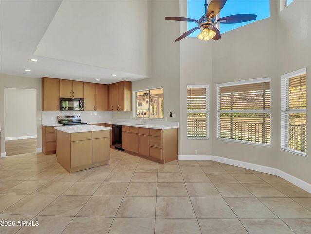7121 W Windrose Drive, Peoria, AZ 85381