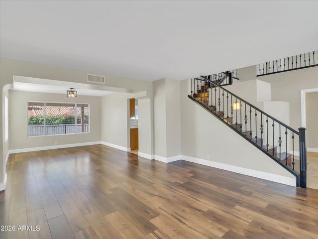 7121 W Windrose Drive, Peoria, AZ 85381