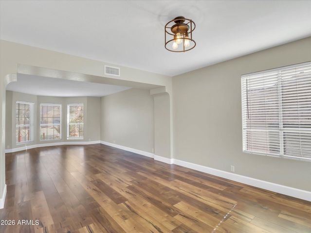 7121 W Windrose Drive, Peoria, AZ 85381