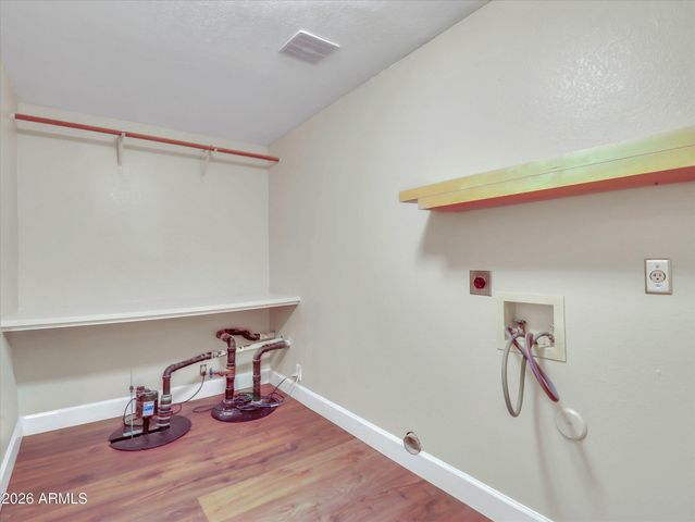 7121 W Windrose Drive, Peoria, AZ 85381