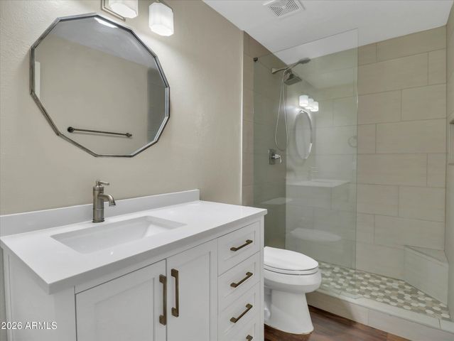 7121 W Windrose Drive, Peoria, AZ 85381