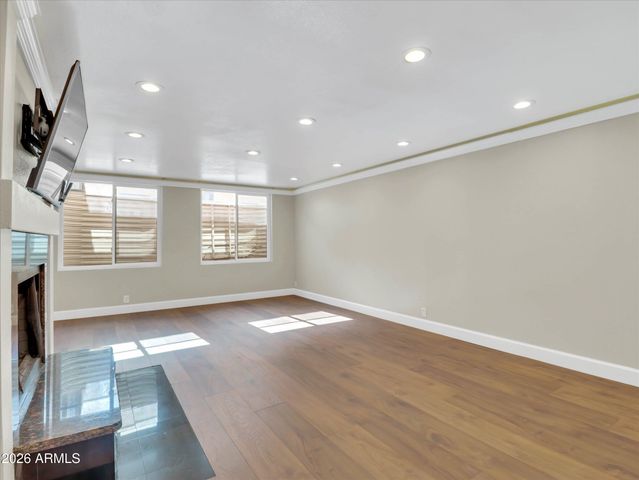 7121 W Windrose Drive, Peoria, AZ 85381