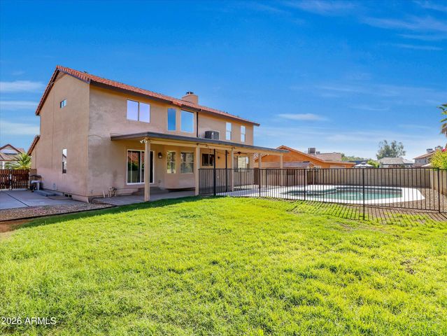 7121 W Windrose Drive, Peoria, AZ 85381