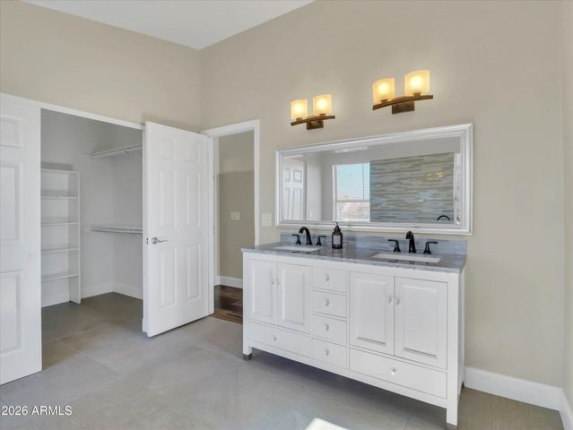 7121 W Windrose Drive, Peoria, AZ 85381