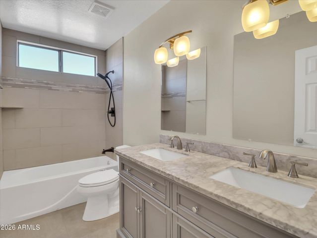 7121 W Windrose Drive, Peoria, AZ 85381