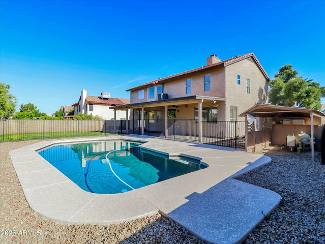 7121 W Windrose Drive, Peoria, AZ 85381