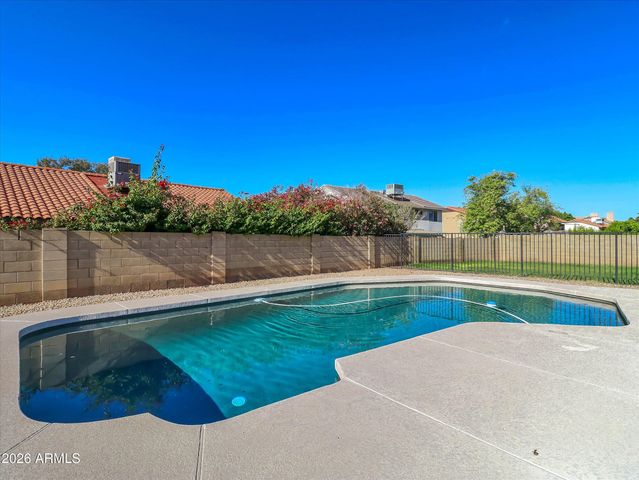 7121 W Windrose Drive, Peoria, AZ 85381