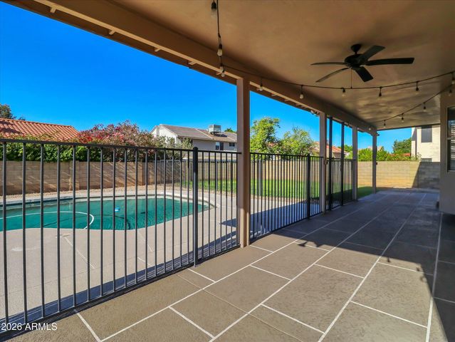7121 W Windrose Drive, Peoria, AZ 85381