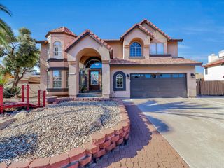 7121 W Windrose Drive, Peoria, AZ 85381